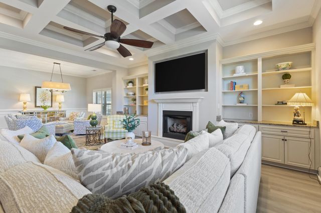 809 Bluffview Dr., Myrtle Beach, SC 29579
