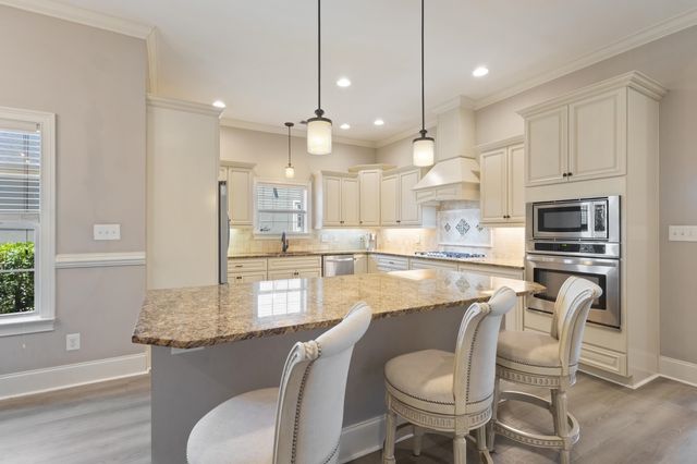 809 Bluffview Dr., Myrtle Beach, SC 29579