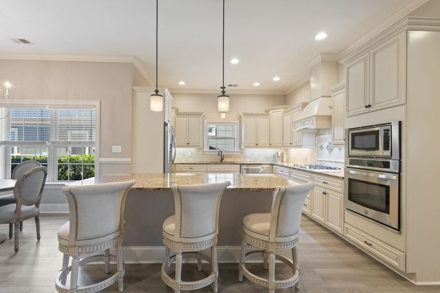 809 Bluffview Dr., Myrtle Beach, SC 29579