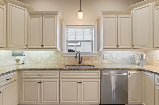 809 Bluffview Dr., Myrtle Beach, SC 29579