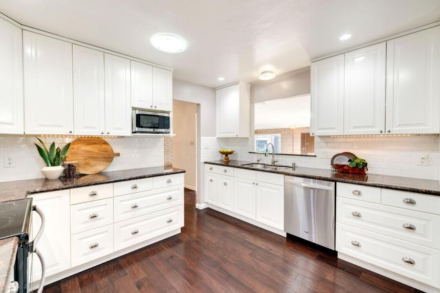 3436 S Port Dr, Sacramento, CA 95826