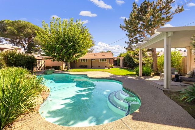 3436 S Port Dr, Sacramento, CA 95826