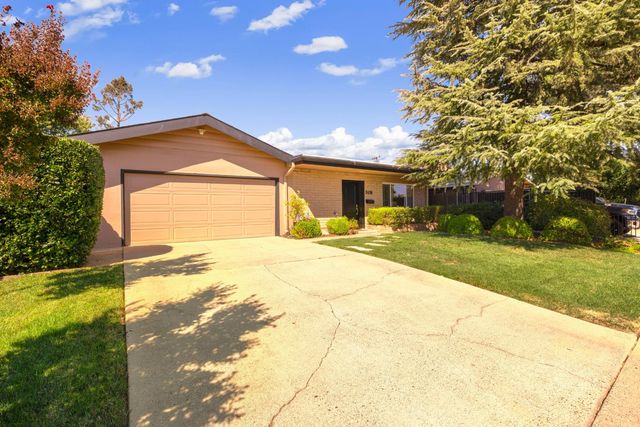 3436 S Port Dr, Sacramento, CA 95826