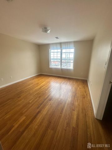 663 S Park S Street, Elizabeth, NJ 07206