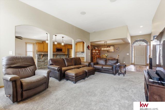 1138 Beaver Lake Boulevard, Plattsmouth, NE 68048