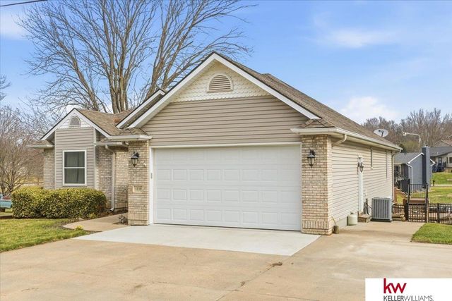 1138 Beaver Lake Boulevard, Plattsmouth, NE 68048