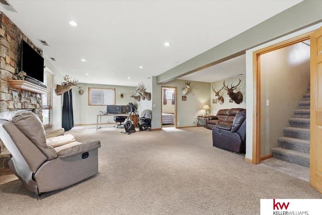 1138 Beaver Lake Boulevard, Plattsmouth, NE 68048