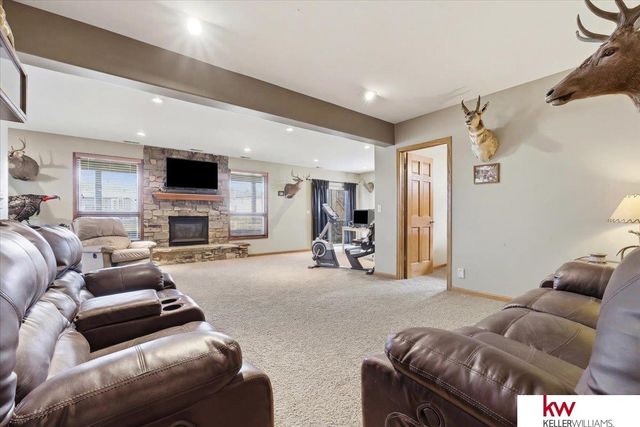 1138 Beaver Lake Boulevard, Plattsmouth, NE 68048