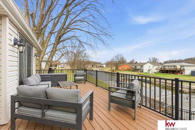 1138 Beaver Lake Boulevard, Plattsmouth, NE 68048