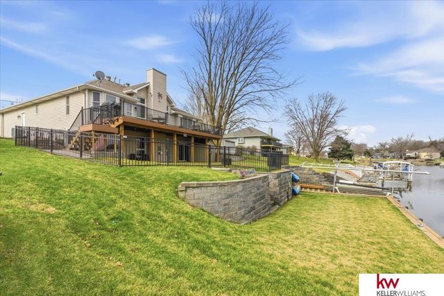 1138 Beaver Lake Boulevard, Plattsmouth, NE 68048