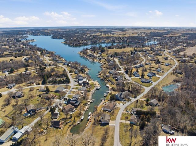 1138 Beaver Lake Boulevard, Plattsmouth, NE 68048