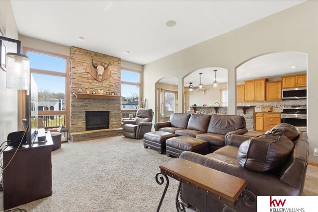 1138 Beaver Lake Boulevard, Plattsmouth, NE 68048