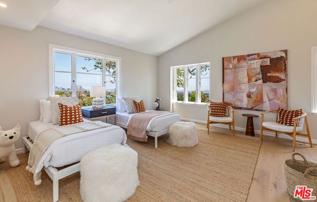 1756 Correa Way, Los Angeles, CA 90049