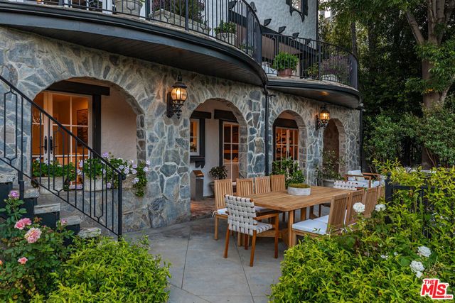 1756 Correa Way, Los Angeles, CA 90049