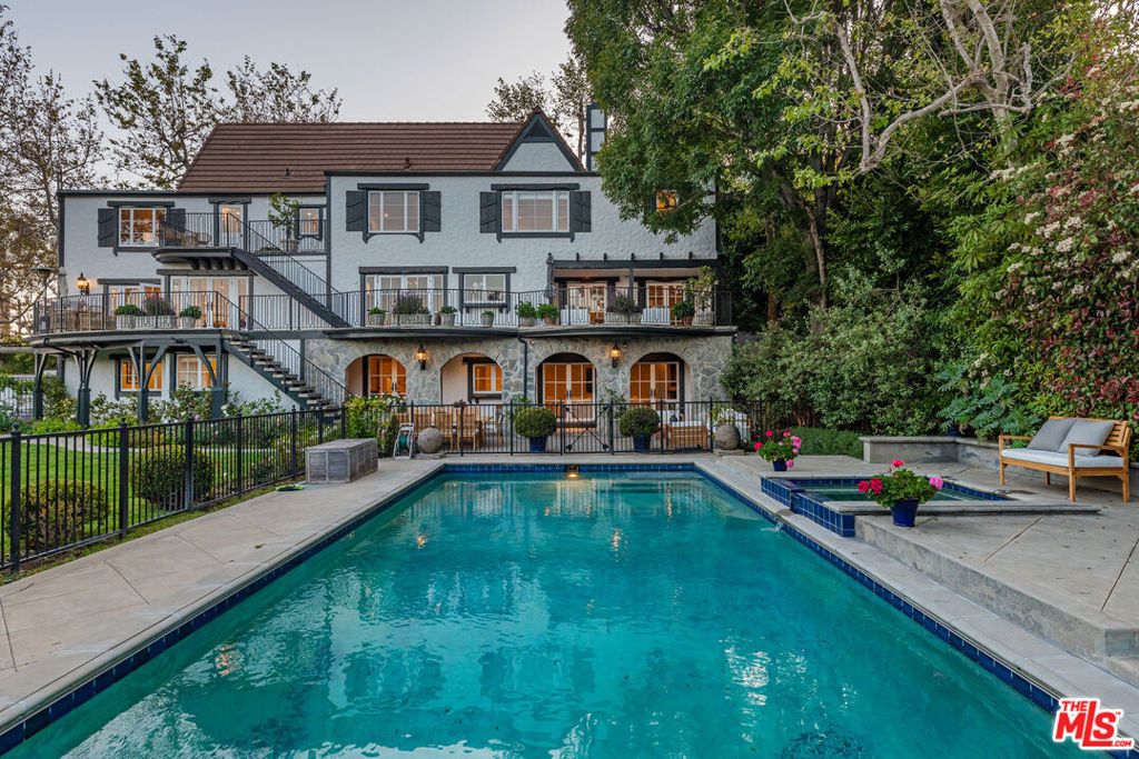 1756 Correa Way, Los Angeles, CA 90049