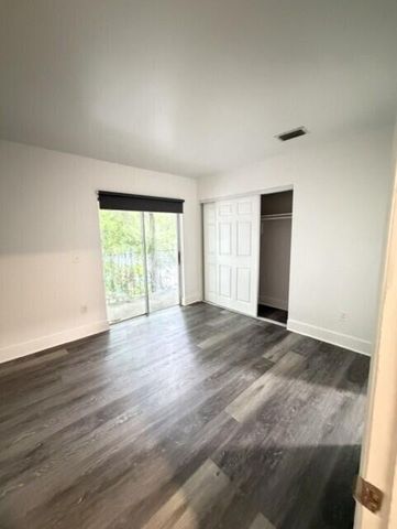 1052 NW 4TH Street 4, Miami, FL 33128