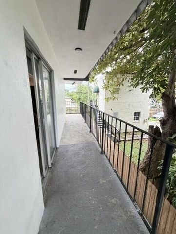 1052 NW 4TH Street 4, Miami, FL 33128