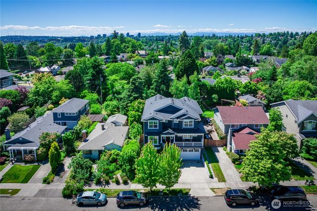 5027 48th Avenue NE, Seattle, WA 98105