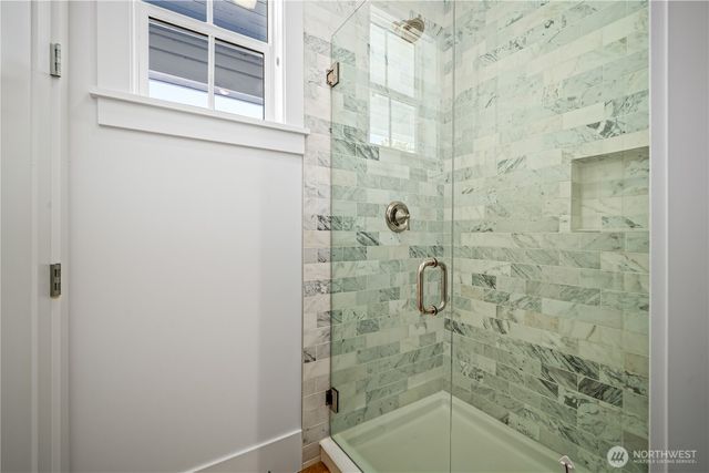 5027 48th Avenue NE, Seattle, WA 98105