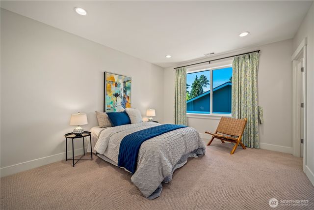 5027 48th Avenue NE, Seattle, WA 98105