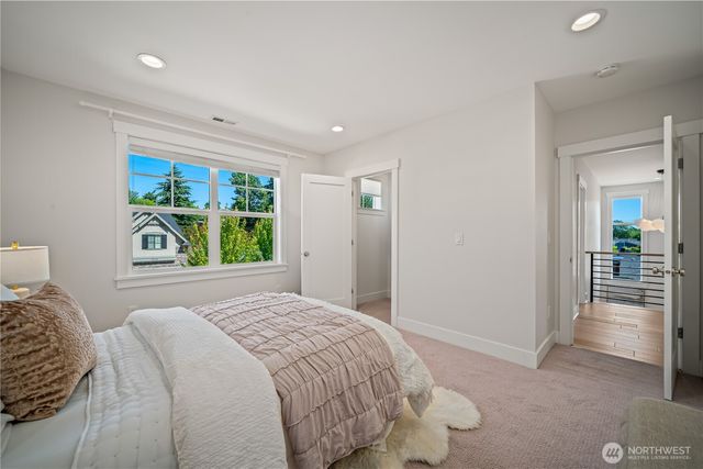 5027 48th Avenue NE, Seattle, WA 98105