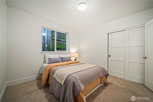 5027 48th Avenue NE, Seattle, WA 98105