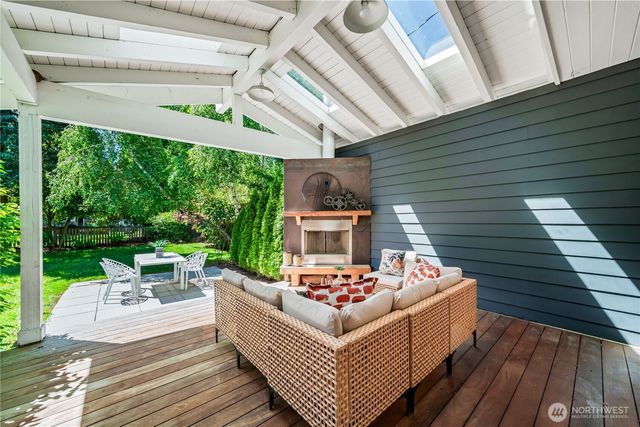 5027 48th Avenue NE, Seattle, WA 98105