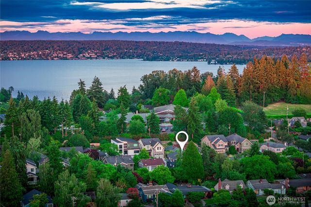 5027 48th Avenue NE, Seattle, WA 98105