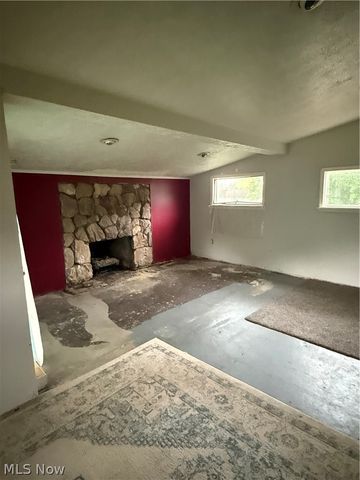 7660 Lakefield Street, Louisville, OH 44641