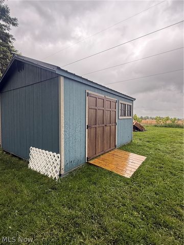 7660 Lakefield Street, Louisville, OH 44641
