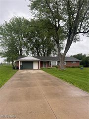 7660 Lakefield Street, Louisville, OH 44641
