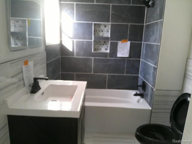 1424 Acacia Street, Saginaw, MI 48602