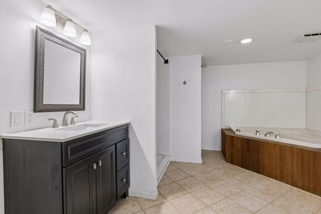 1020 Orkla Drive, Golden Valley, MN 55427