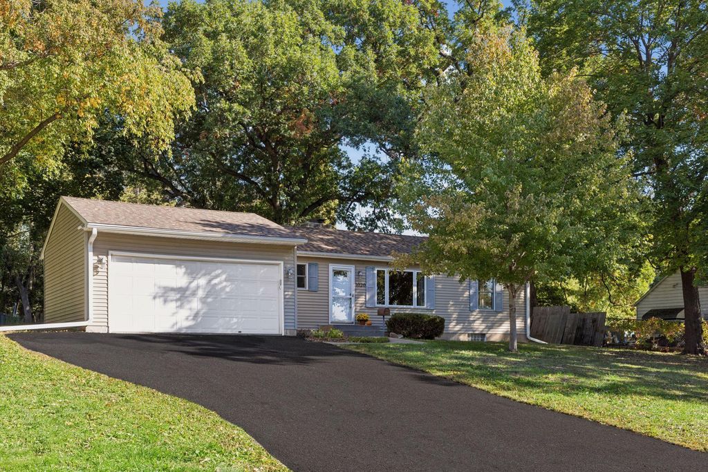 1020 Orkla Drive, Golden Valley, MN 55427 — photo 2