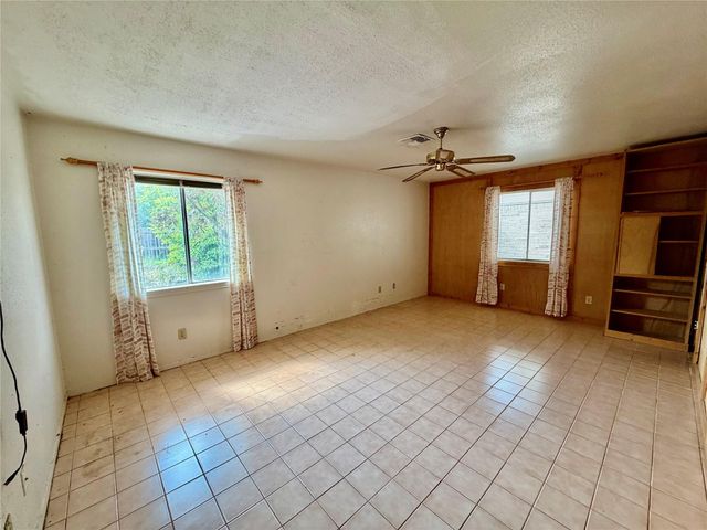 1119 Pinecroft Drive, Sugar Land, TX 77498