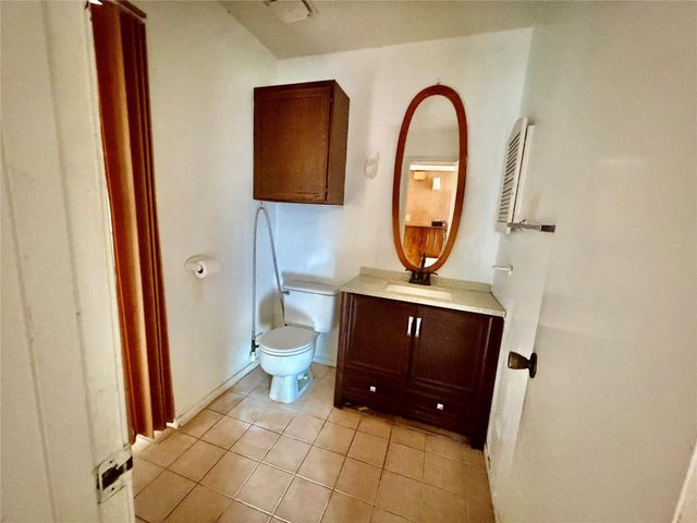 1119 Pinecroft Drive, Sugar Land, TX 77498