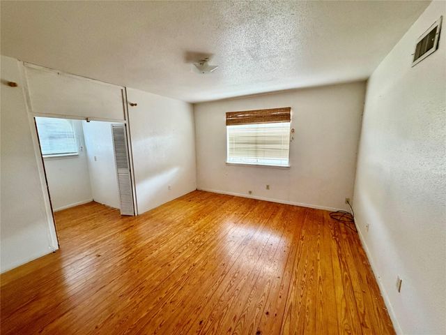 1119 Pinecroft Drive, Sugar Land, TX 77498