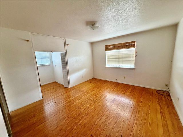 1119 Pinecroft Drive, Sugar Land, TX 77498