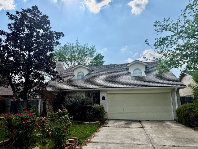 1119 Pinecroft Drive, Sugar Land, TX 77498