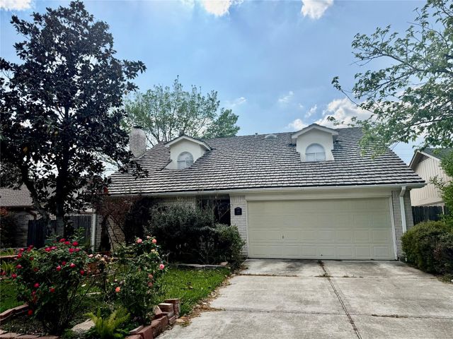 1119 Pinecroft Drive, Sugar Land, TX 77498