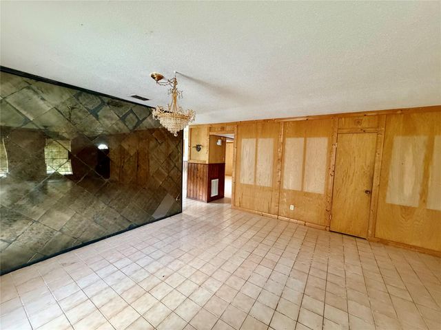 1119 Pinecroft Drive, Sugar Land, TX 77498