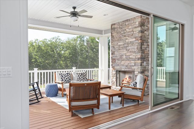 124 NANDINA PL, Lake Frederick, VA 22630