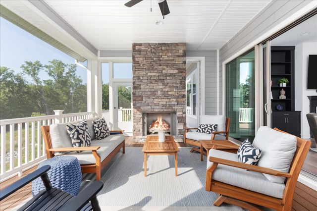 124 NANDINA PL, Lake Frederick, VA 22630