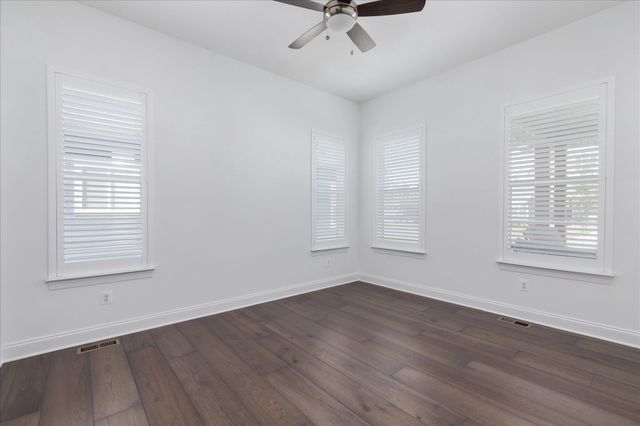 124 NANDINA PL, Lake Frederick, VA 22630