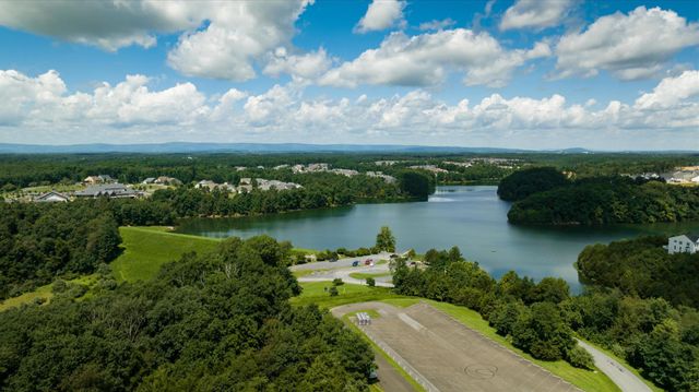 124 NANDINA PL, Lake Frederick, VA 22630