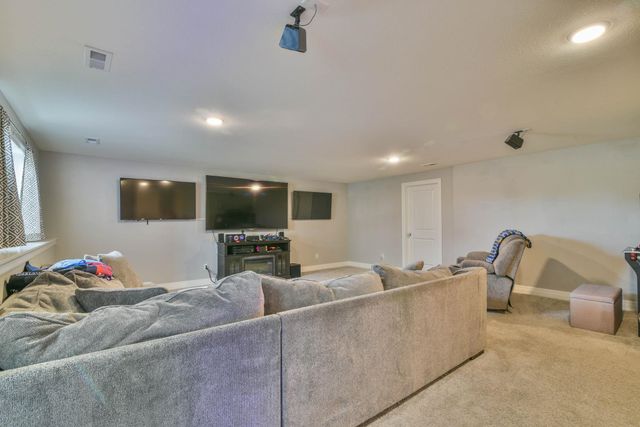 3739 N Pepper Ridge, Wichita, KS 67205