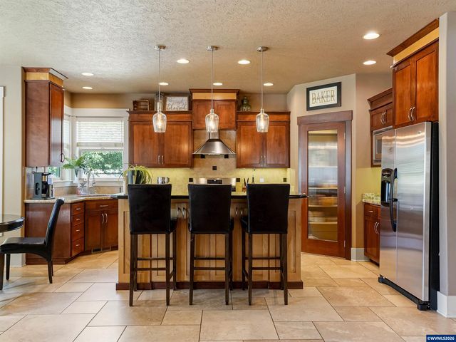 5489 Salal St SE, Salem, OR 97306