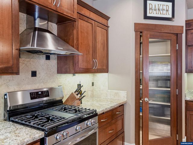 5489 Salal St SE, Salem, OR 97306