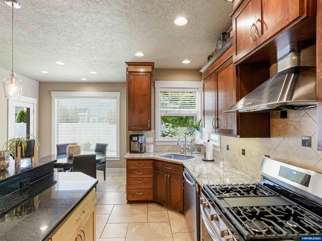 5489 Salal St SE, Salem, OR 97306