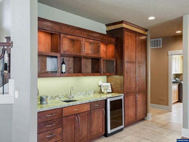 5489 Salal St SE, Salem, OR 97306